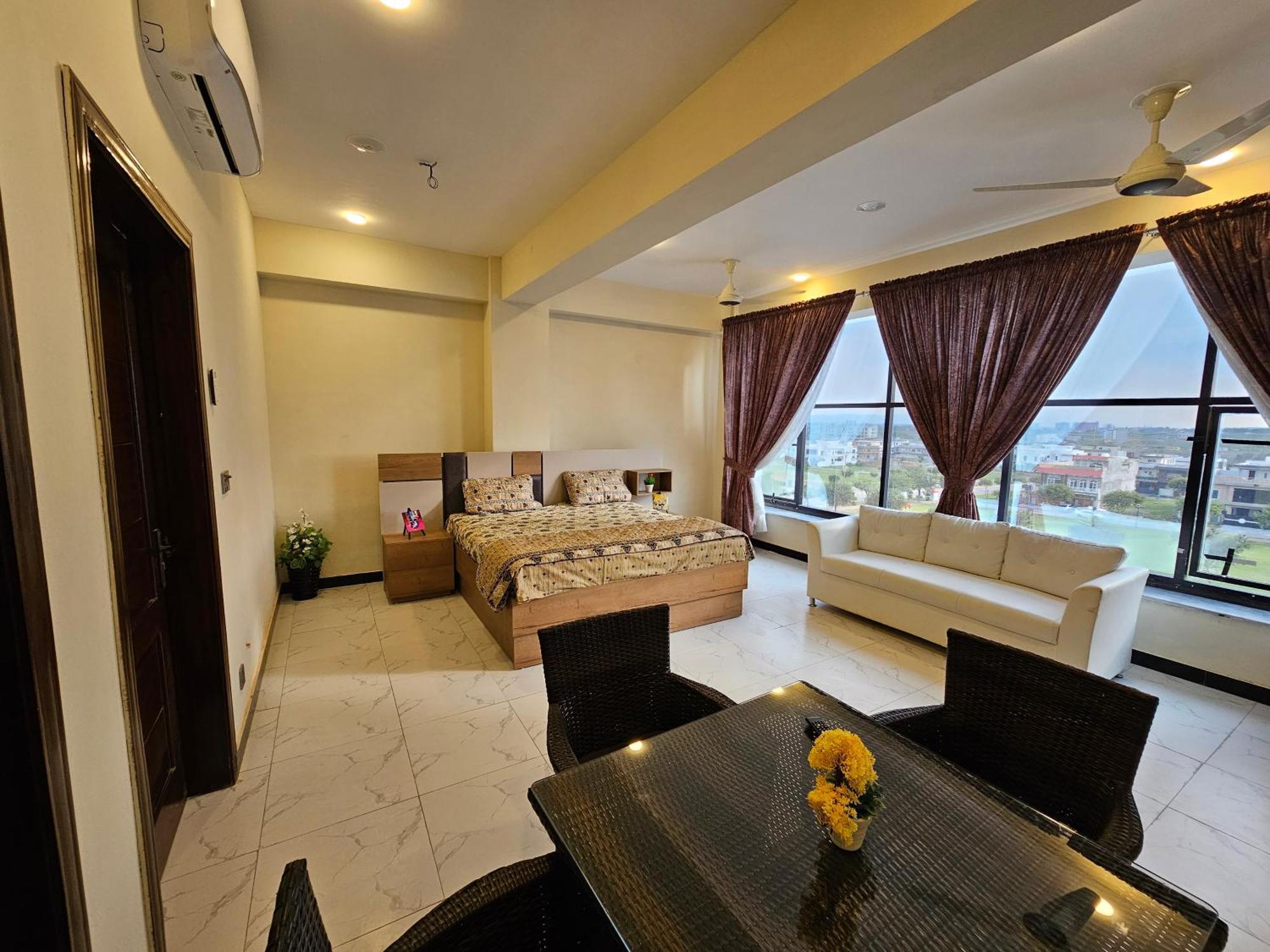 Motorway Majesty Suites Islamabad - Near Islamabad International Airport And Motorway Exterior foto