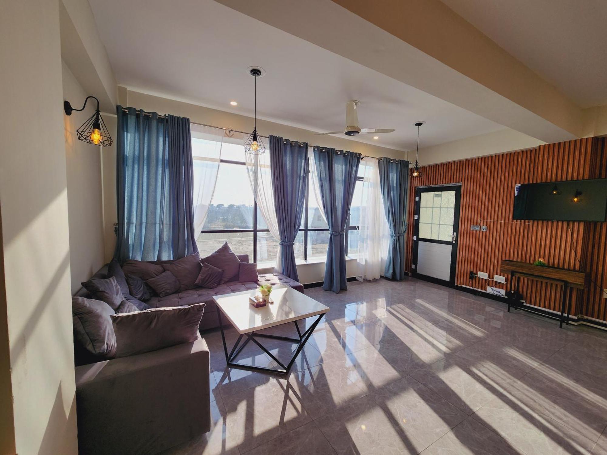 Motorway Majesty Suites Islamabad - Near Islamabad International Airport And Motorway Habitación foto