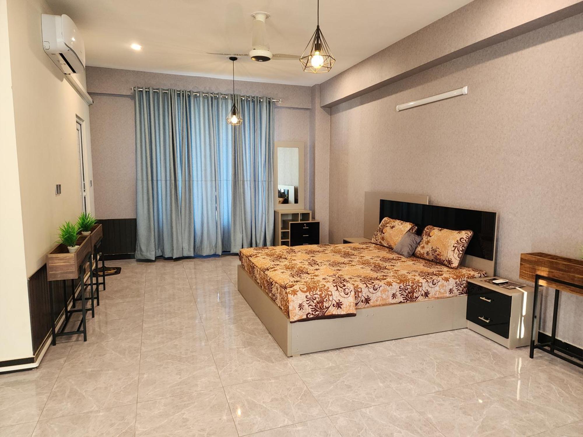 Motorway Majesty Suites Islamabad - Near Islamabad International Airport And Motorway Habitación foto
