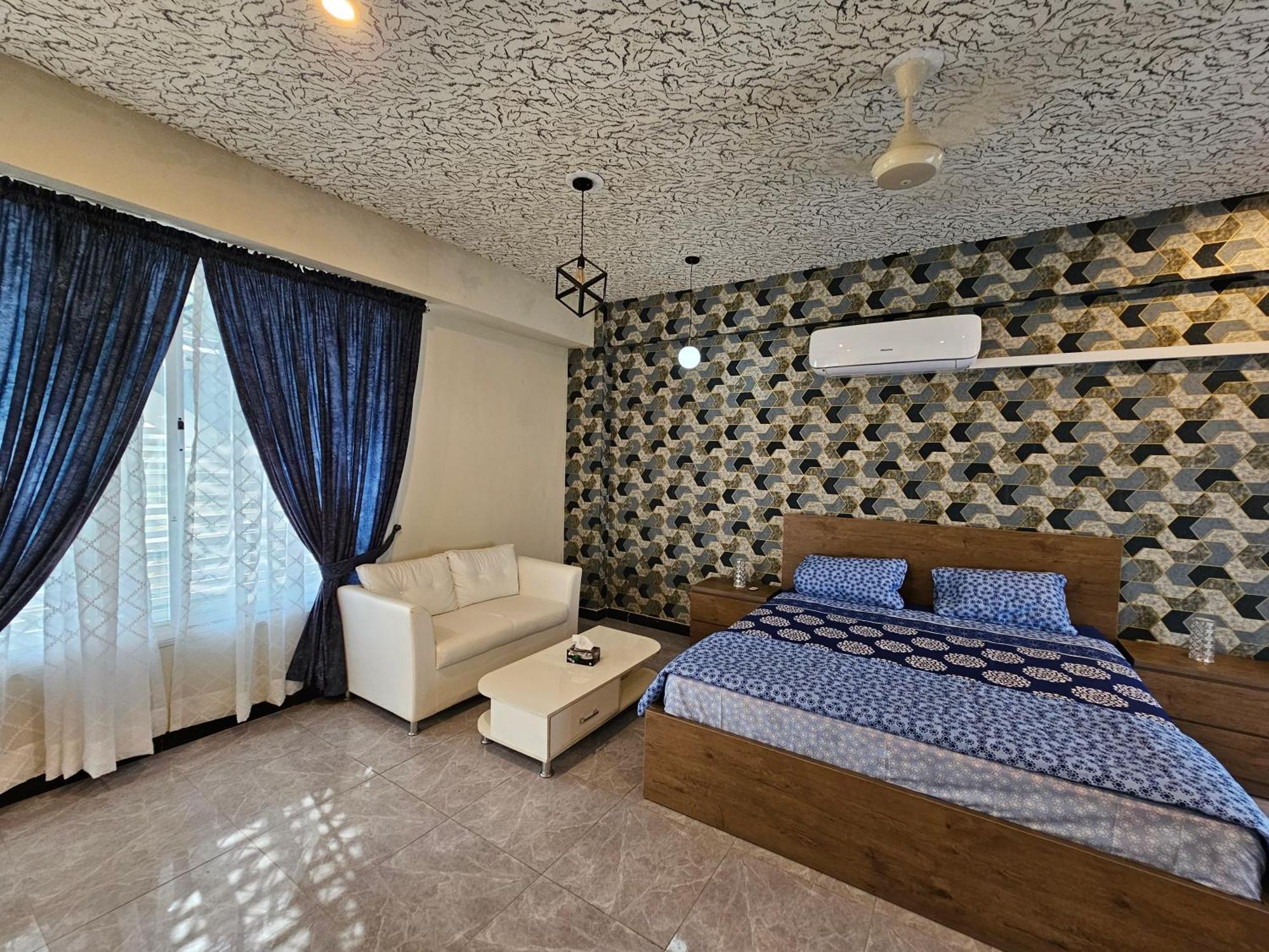 Motorway Majesty Suites Islamabad - Near Islamabad International Airport And Motorway Habitación foto