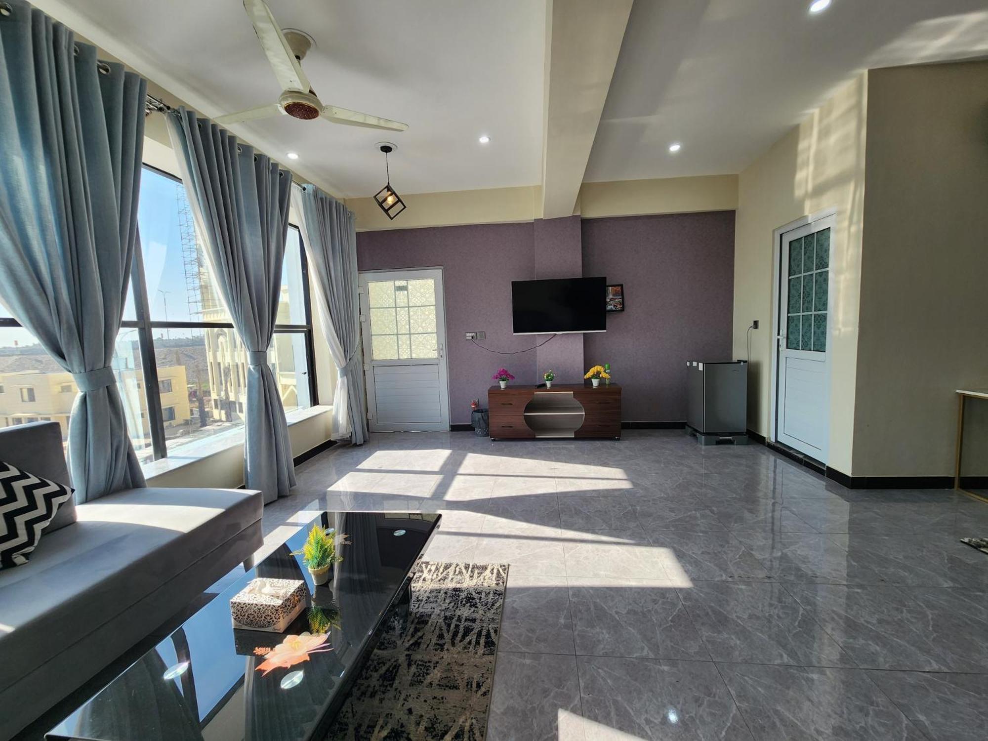 Motorway Majesty Suites Islamabad - Near Islamabad International Airport And Motorway Habitación foto