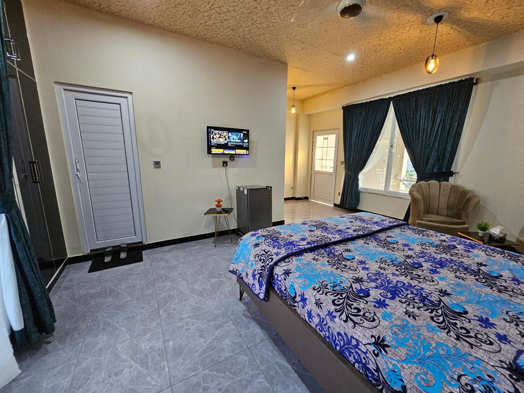 Motorway Majesty Suites Islamabad - Near Islamabad International Airport And Motorway Habitación foto