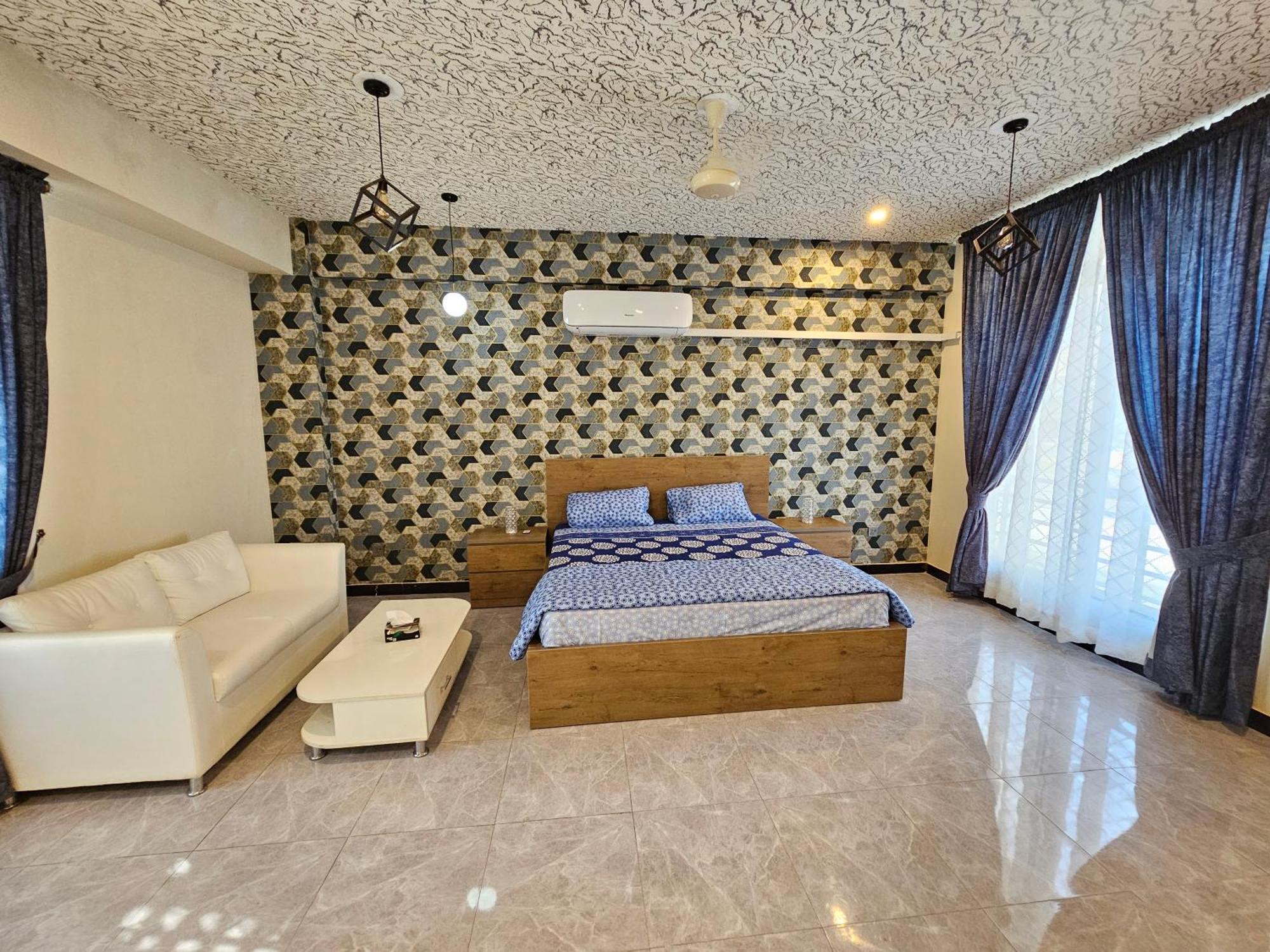 Motorway Majesty Suites Islamabad - Near Islamabad International Airport And Motorway Habitación foto
